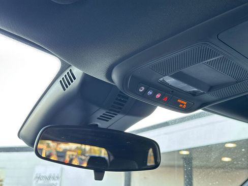 Used 2025 GMC Acadia Elevation image 27