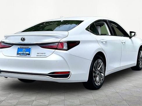 Used 2025 Lexus ES 300h w/ Technology Package FWD image 5