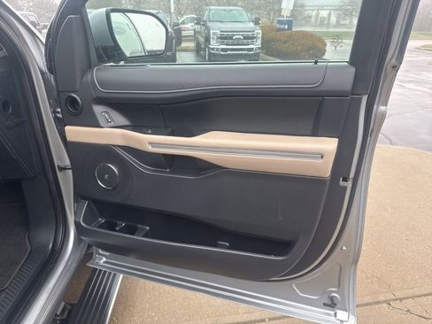 Used 2024 Ford Expedition Max Limited image 39