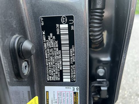 Used 2018 Toyota C-HR XLE FWD image 19