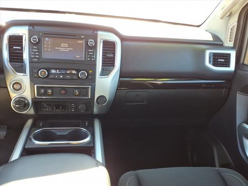 Used 2017 Nissan Titan SV image 16