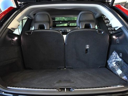 Used 2020 Volvo XC90 T6 Momentum w/ Protection Package Premier AWD/4WD image 18