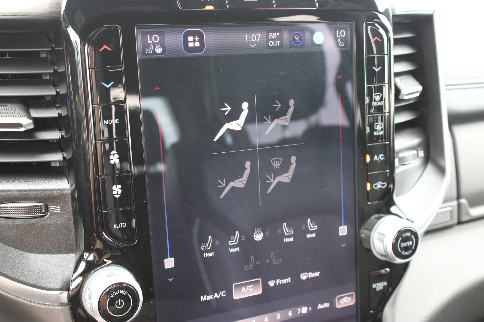 Used 2026 RAM 1500 Laramie AWD/4WD image 15