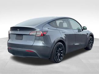 Used 2022 Tesla Model Y Long Range video 3