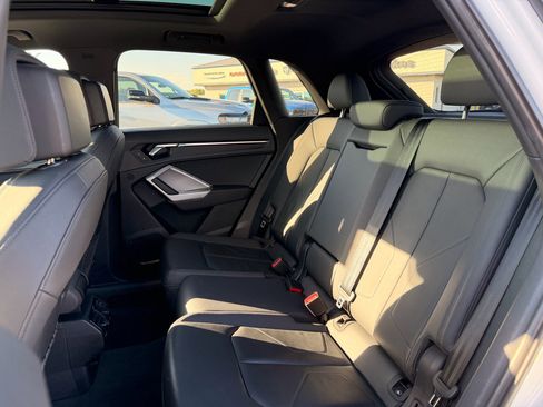 Used 2023 Audi Q3 2.0T Premium image 13