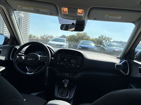 Used 2025 Kia Soul S image 18