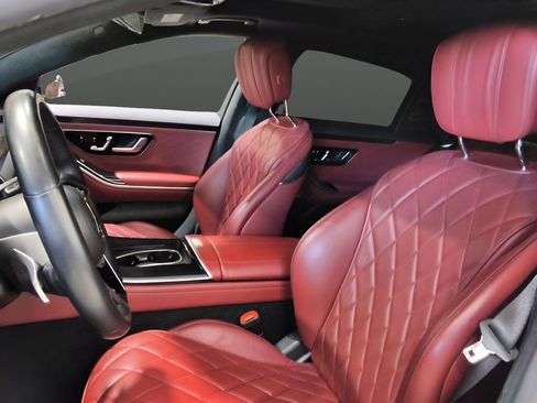 Used 2022 Mercedes-Benz S 580 4MATIC Sedan w/ AMG Line Package image 19