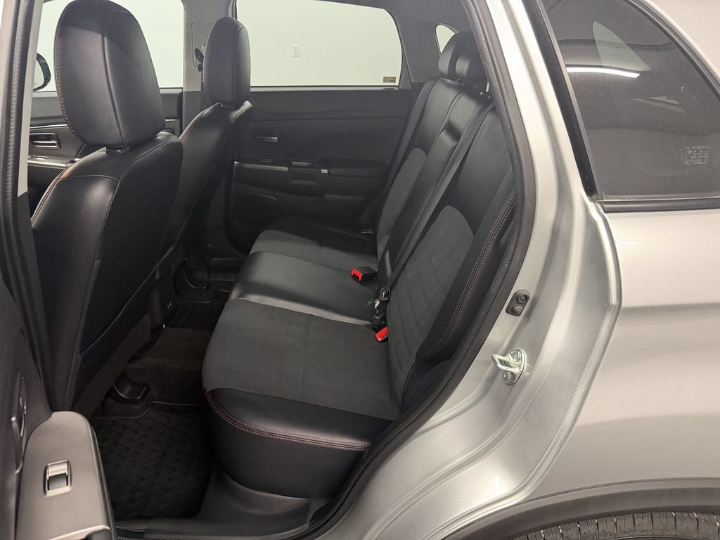 Used 2025 Mitsubishi Outlander Sport SE AWD/4WD image 22