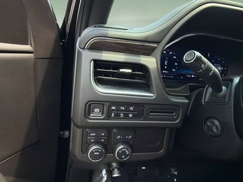 Used 2024 Chevrolet Tahoe Z71 w/ Luxury Package AWD/4WD image 21