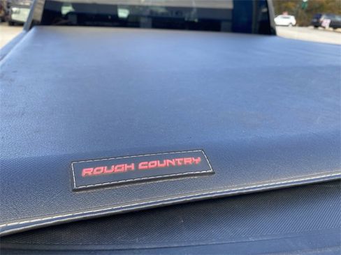 Used 2024 Chevrolet Silverado 1500 LT image 32