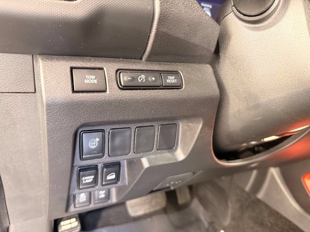 Used 2023 Nissan Frontier PRO-4X w/ Technology Package AWD/4WD image 31