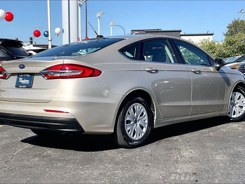 Used 2019 Ford Fusion S FWD image 11