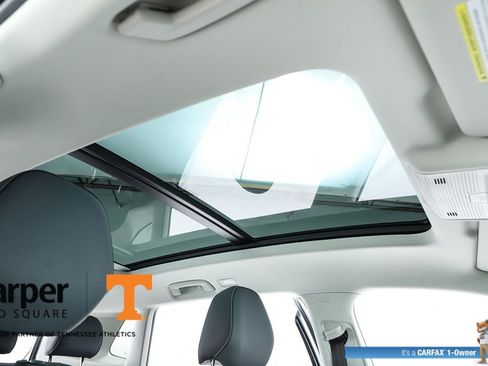 Used 2025 Volkswagen Tiguan SE w/ Panoramic Sunroof Package AWD/4WD image 37