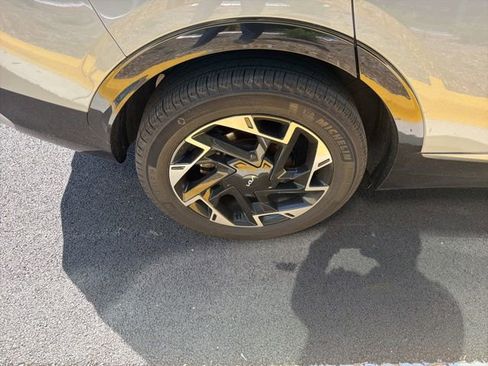 Used 2024 Kia Sportage SX image 13