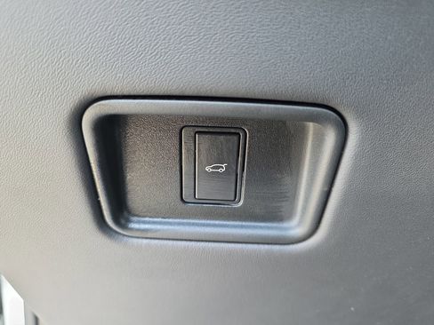 Certified 2023 Land Rover Range Rover SE AWD/4WD image 13