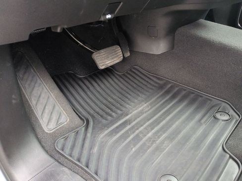 Used 2025 Chevrolet Silverado 2500 LT w/ Convenience Package image 16