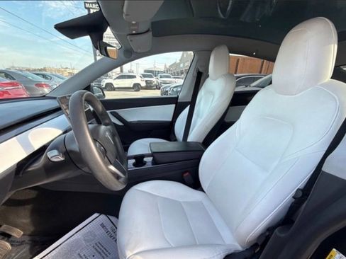 Used 2020 Tesla Model Y Long Range image 3