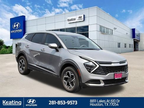 Used 2024 Kia Sportage LX AWD/4WD image 3