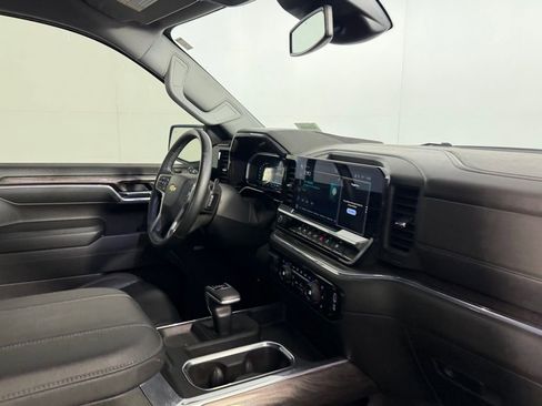 Used 2023 Chevrolet Silverado 1500 LTZ AWD/4WD image 31