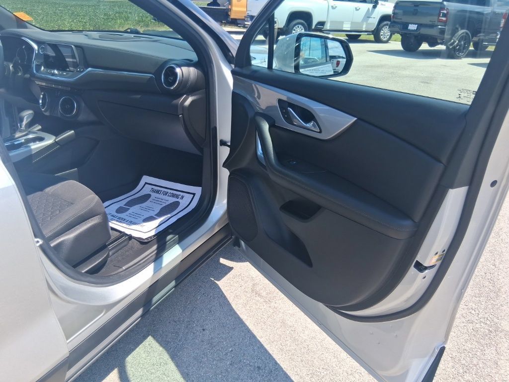 Used 2021 Chevrolet Blazer LT FWD image 32