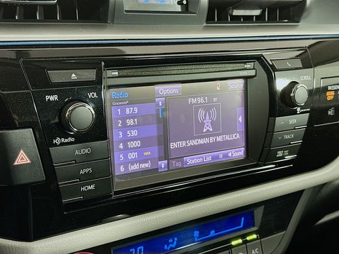 Used 2015 Toyota Corolla LE image 21