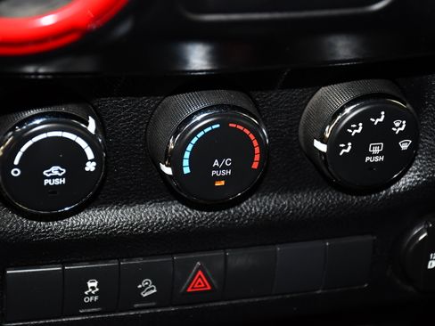Used 2011 Jeep Wrangler Unlimited Sport AWD/4WD image 36