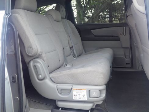 Used 2011 Honda Odyssey EX image 14