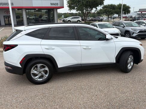 Used 2024 Hyundai Tucson SEL FWD image 2