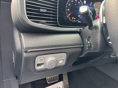 Used 2025 Mercedes-Benz GLS 450 4MATIC image 23