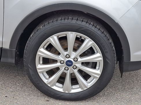 Used 2017 Ford Escape Titanium image 8