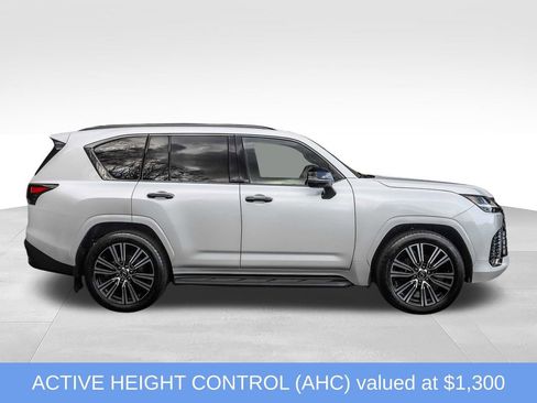 Used 2024 Lexus LX 600 4WD w/ Appearance Package image 5