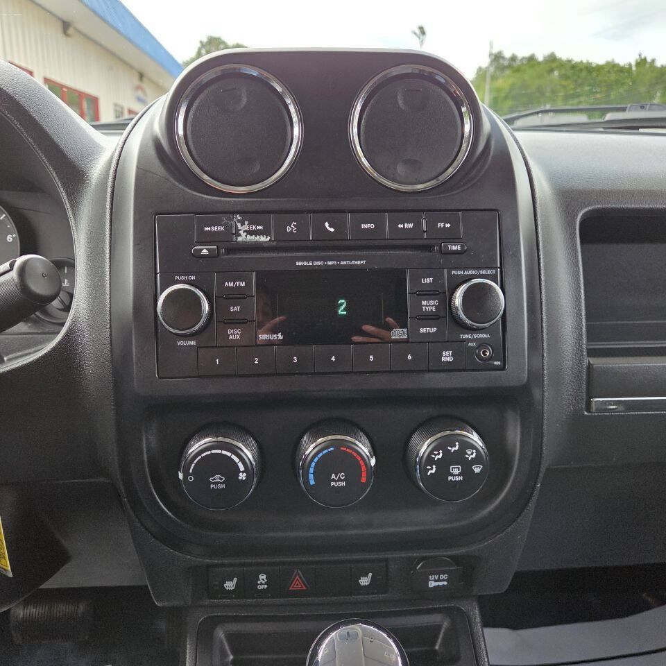 Used 2012 Jeep Patriot Latitude w/ Sun/Sound Group FWD image 20