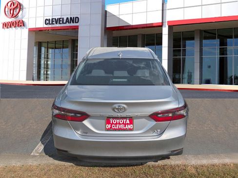 Used 2023 Toyota Camry LE AWD/4WD image 6