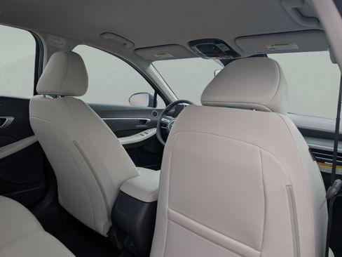 Used 2025 Hyundai Sonata SE FWD image 19