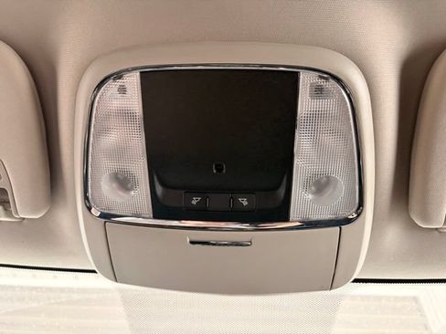 Used 2012 Jeep Grand Cherokee Laredo w/ Laredo E Group AWD/4WD image 14