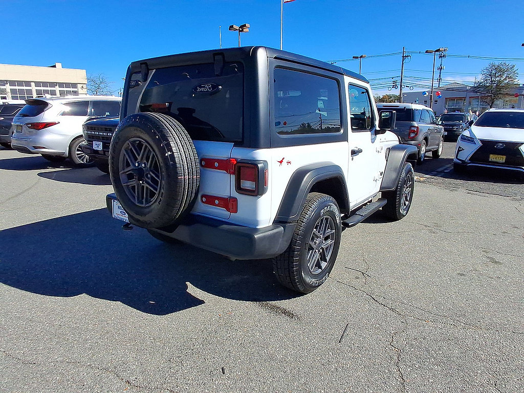 Used 2024 Jeep Wrangler Sport AWD/4WD image 8