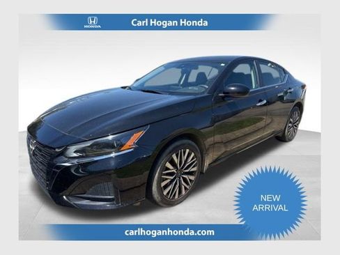 Used 2023 Nissan Altima 2.5 SV image 1