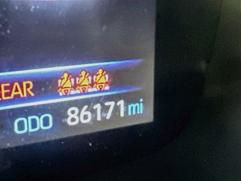 Used 2020 Toyota Corolla LE FWD image 18