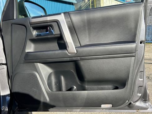 Used 2020 Toyota 4Runner SR5 Premium image 25