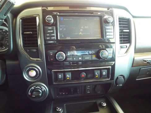 Used 2018 Nissan Titan Platinum Reserve w/ Platinum Utility Package image 15