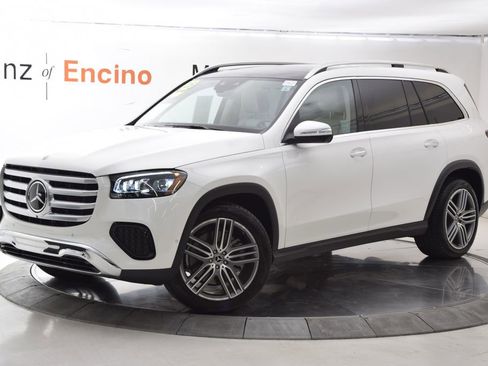 Used 2025 Mercedes-Benz GLS 450 4MATIC image 2