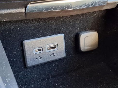 Certified 2023 Cadillac XT4 Luxury w/ Cold Weather Package image 23