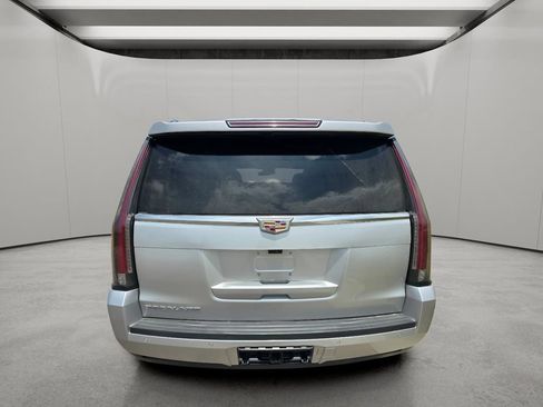 Used 2019 Cadillac Escalade Luxury AWD/4WD image 4