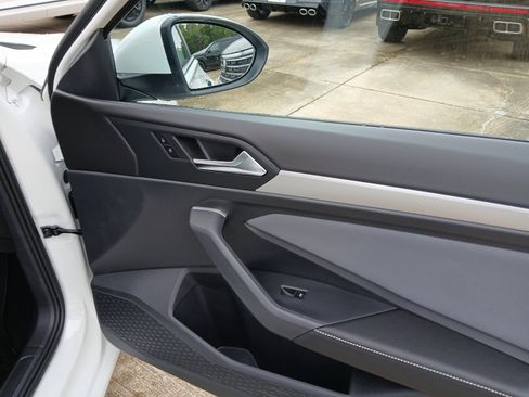 New 2026 Volkswagen Jetta SE FWD image 41