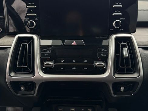 Used 2021 Kia Sorento EX image 23