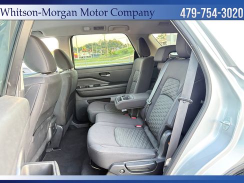 Used 2022 Nissan Pathfinder SV image 31