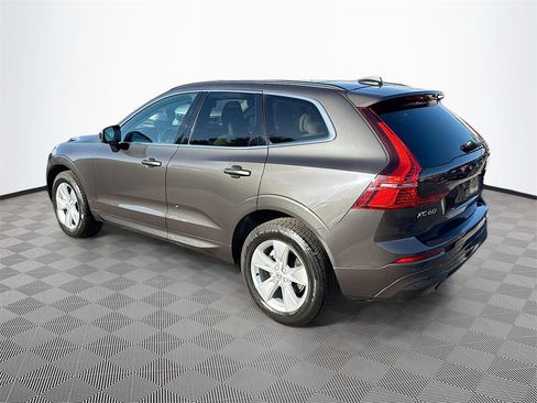 Used 2022 Volvo XC60 B5 Momentum image 6