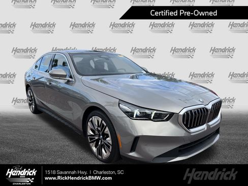 Certified 2026 BMW 540i xDrive AWD/4WD image 1