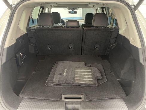 Used 2023 Nissan Rogue SL w/ SL Premium Package image 16