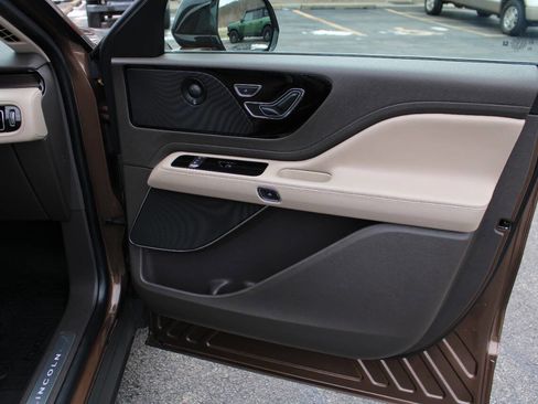 Used 2022 Lincoln Aviator Reserve w/ Equipment Group 201A image 43